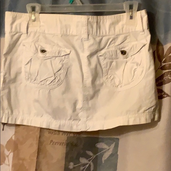 White skirt, double button, fun pockets !!🎊🎉 - Picture 2 of 4